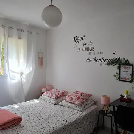 Dans A 15mn Des Plages Bed and breakfast *